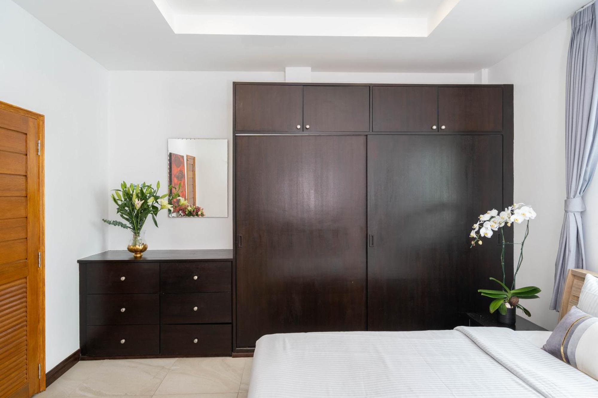 Apartment 1 Bedroom In Naiharn T Ban Saiyuan Bagian luar foto
