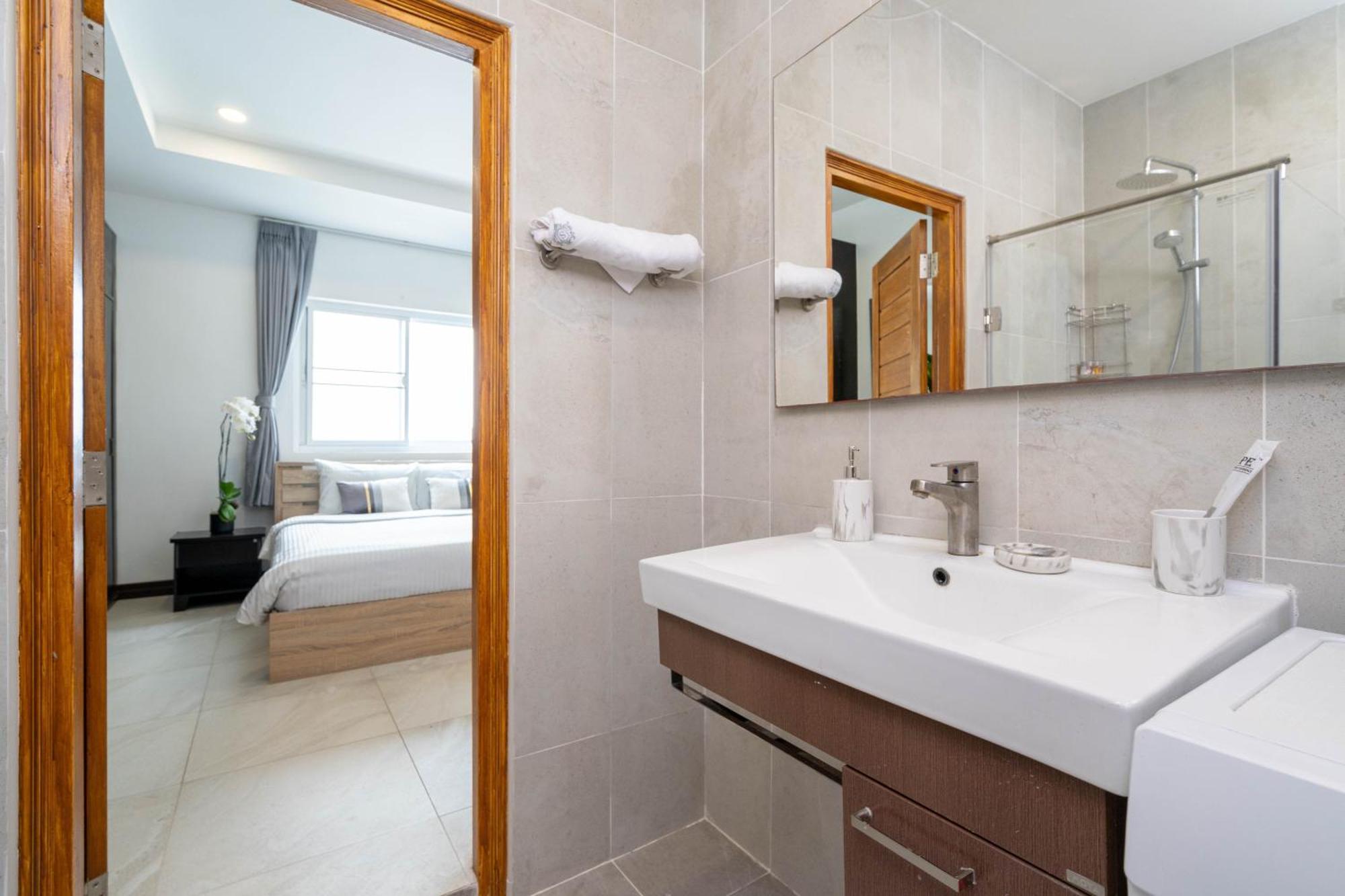 Apartment 1 Bedroom In Naiharn T Ban Saiyuan Bagian luar foto