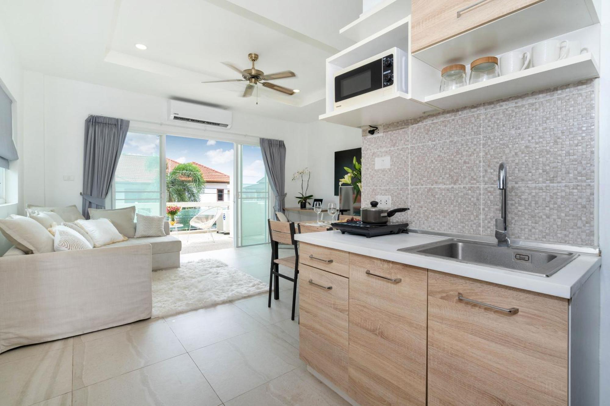 Apartment 1 Bedroom In Naiharn T Ban Saiyuan Bagian luar foto